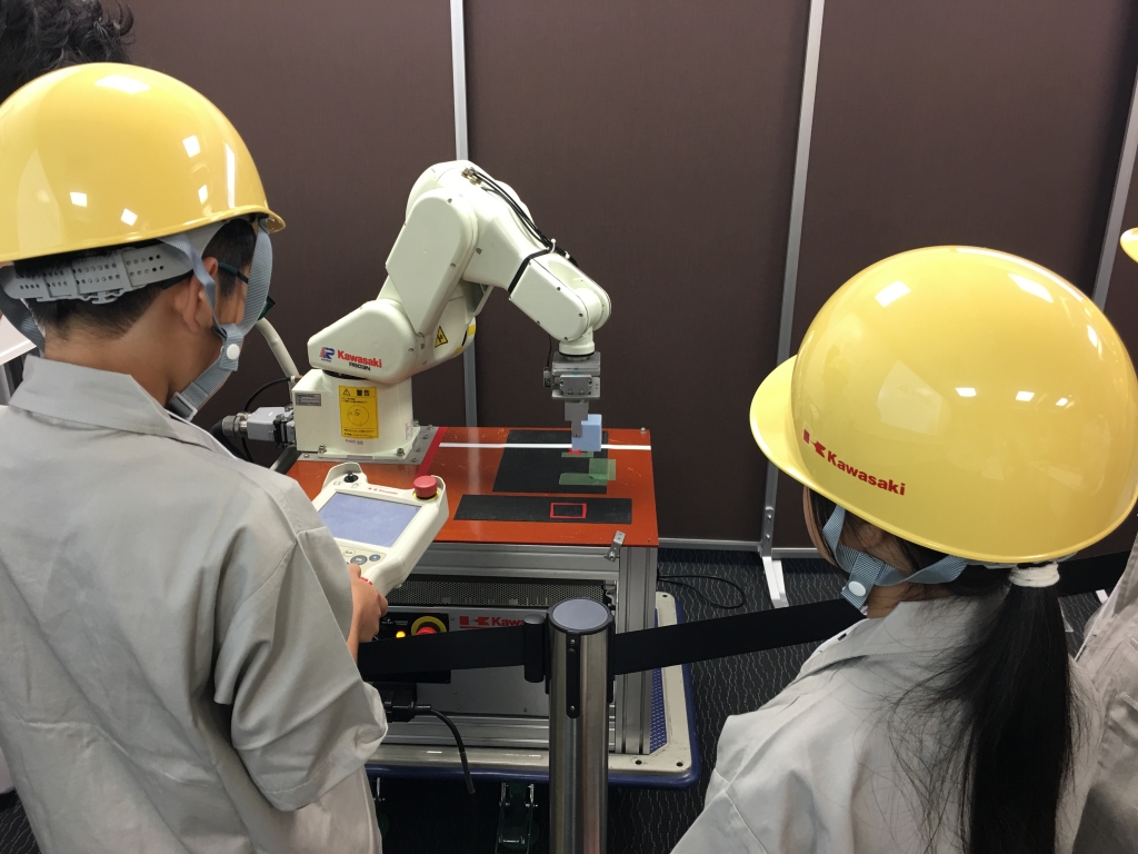 カワサキロボットエンジニアになろう！2022 CANVAS 遊びと学びのヒミツ基地